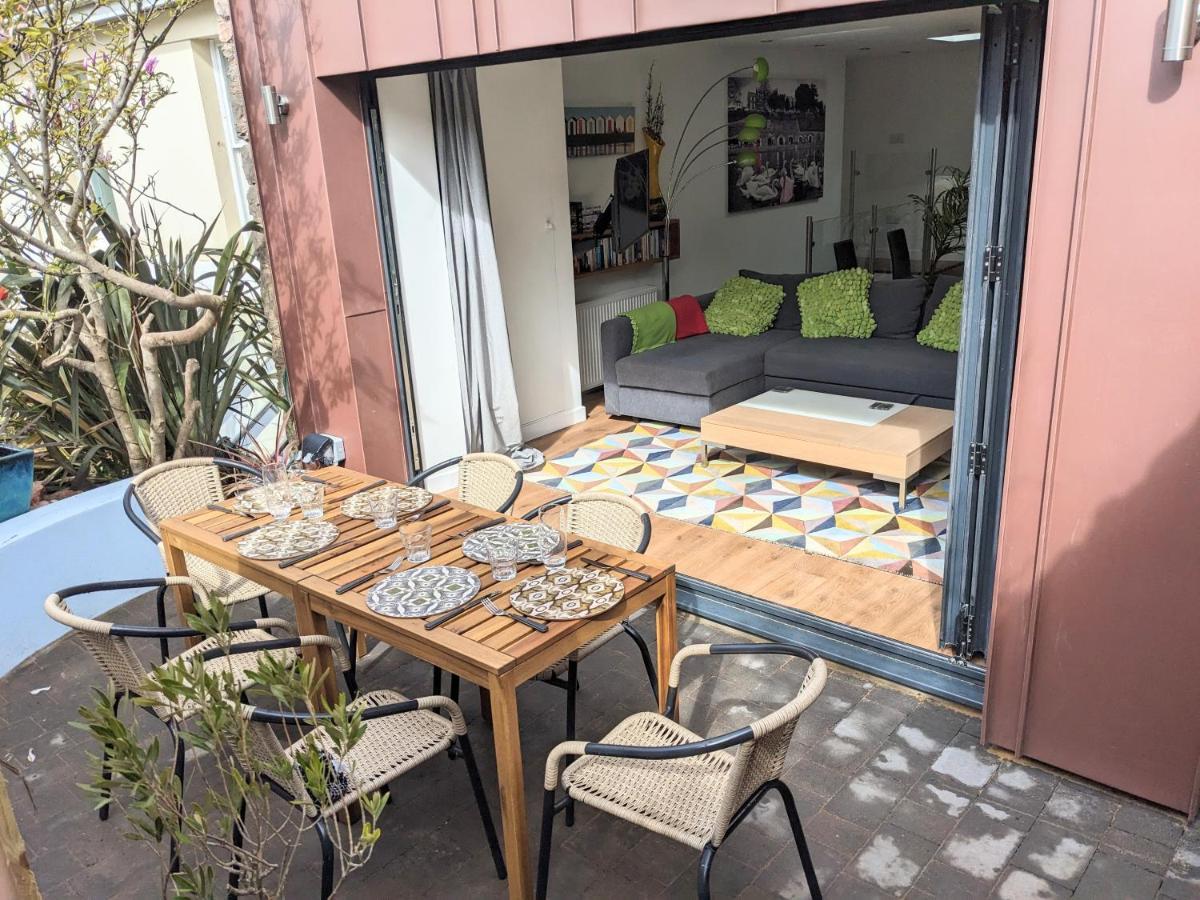 The Urban Retreat Appartamento Torquay Esterno foto