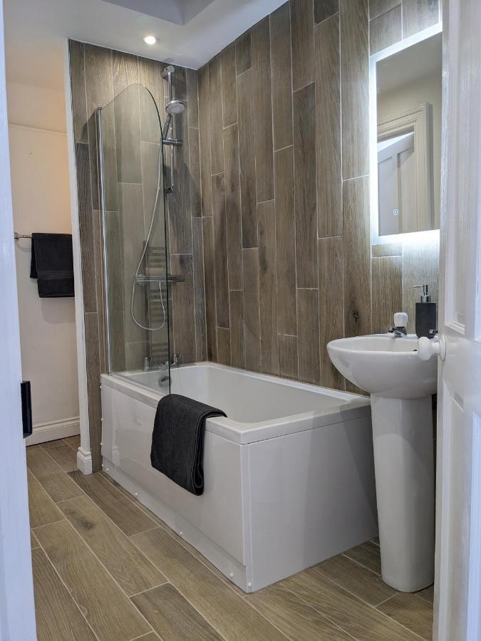 The Urban Retreat Appartamento Torquay Esterno foto